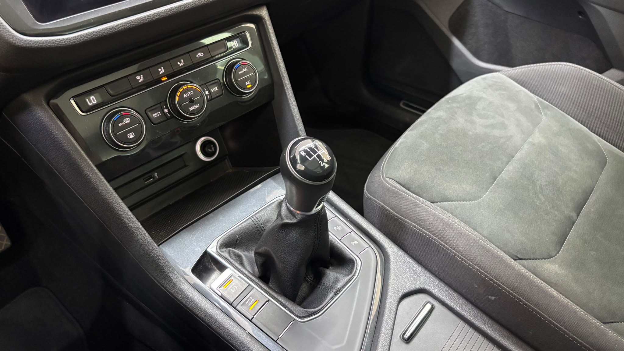 VOLKSWAGEN TIGUAN 13